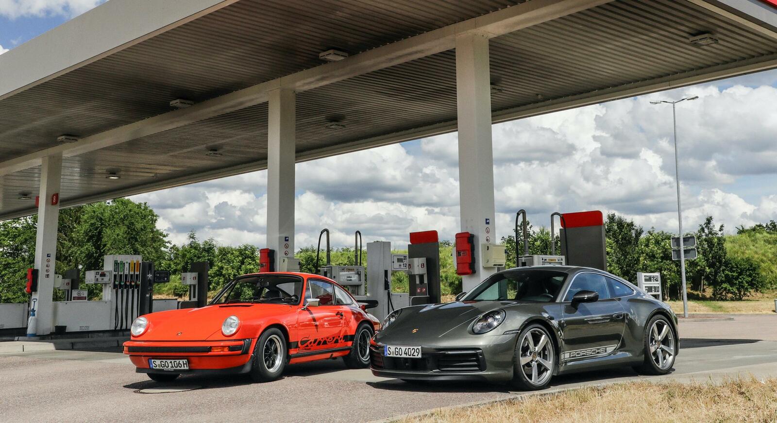 Der synthetische Kraftstoff soll nicht nur alte und neue Porsche 911er antreiben, sondern ist für alle Fahrzeuge mit Verbrennungsmotor gedacht.
