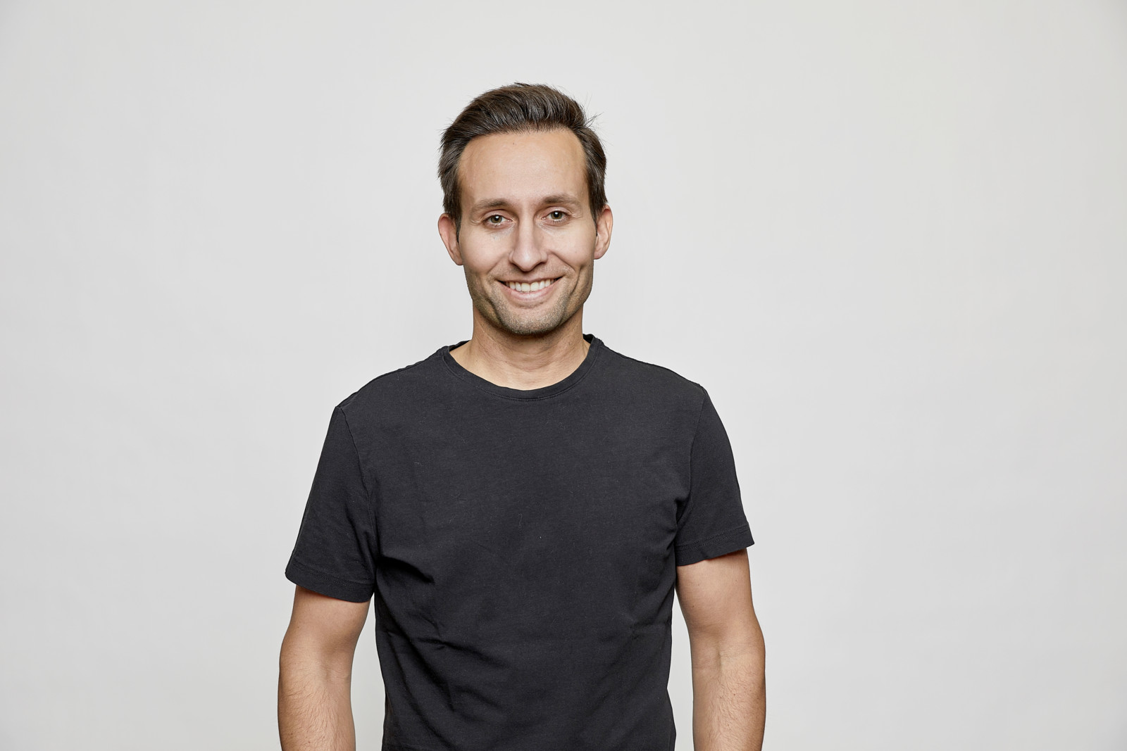 Markus Winter ist seit 2020 CEO bei der Kfzteile24 GmbH. Er war zuvor bei verschiedenen E-Commerce-Anbietern wie der Fashion4home GmbH oder der Internetstores-Gruppe tätig.