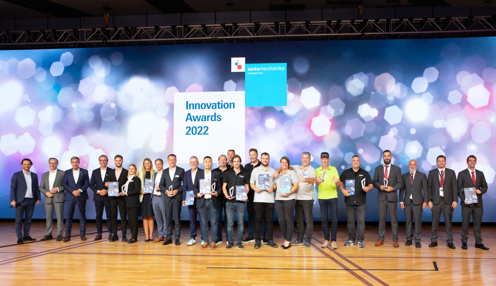 Achtmal „Innovation Award“: Die Messe Frankfurt kürte die Preisträger am Dienstagabend. Die prämierten Lösungen gibt es noch bis 17. September in Halle 3.0 („Innovation4Mobility“) zu bestaunen.