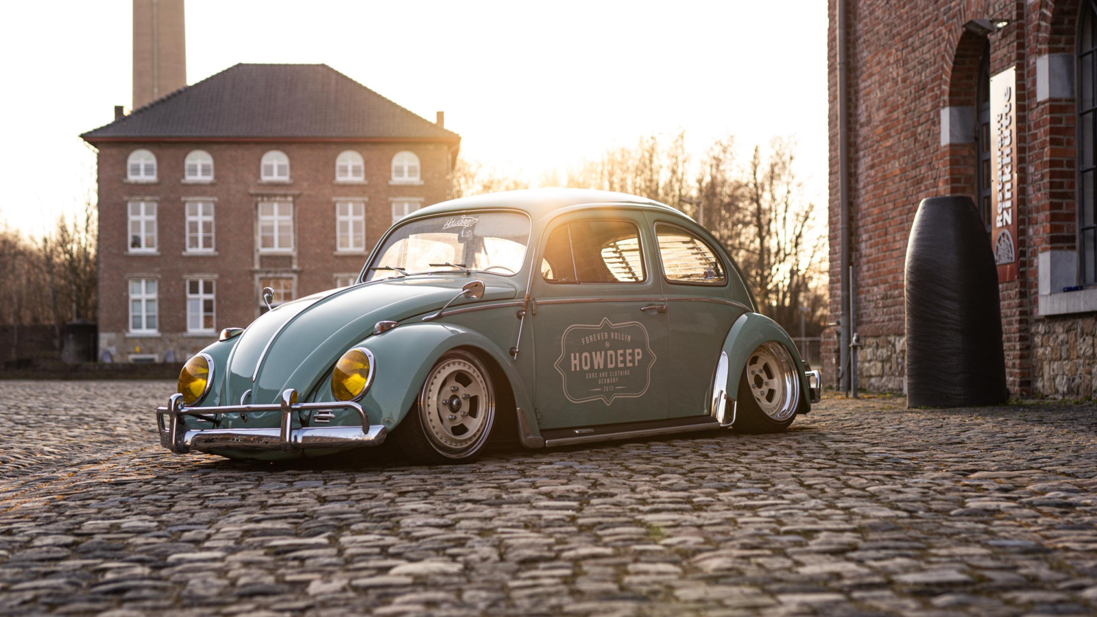 Die Sonderschau zeigt in erster Linie historische Fahrzeuge deutscher Ingenieurskunst – da darf der VW Käfer selbstverständlich nicht fehlen. 