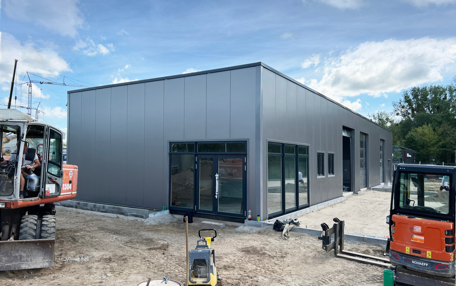 Das neue Werkstattgebäude hat eine Grundfläche von 30 x 10 Meter. 