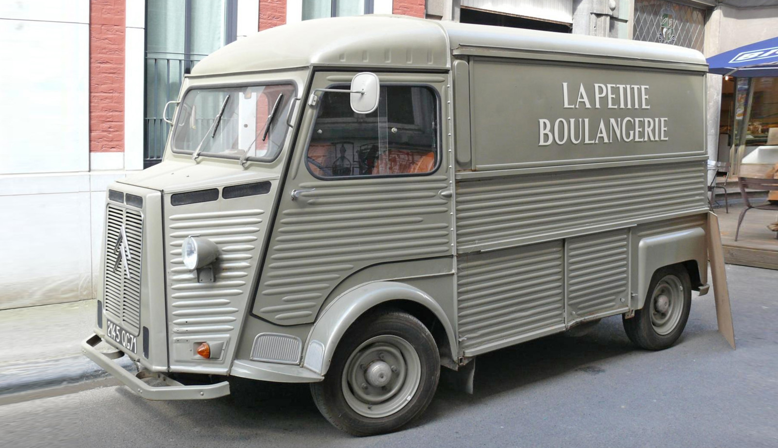 Der Typ H war als kleines Nutzfahrzeug auch bei Handwerksbetrieben wie Bäckermeistern beliebt. Die Produktionszeit dauerte von 1948 bis 1981.