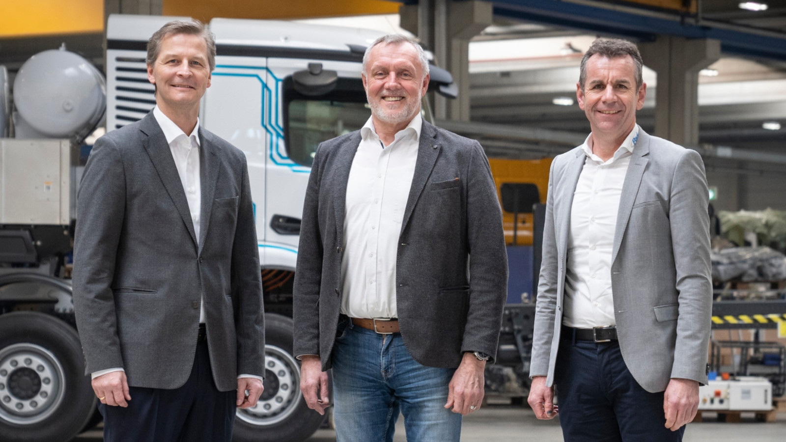 Andreas Bartels, neuer CFO der Paul Group, Gesellschafter Josef Paul und Bernhard Wasner, CEO der gesamten Unternehmensgruppe (v.li.).