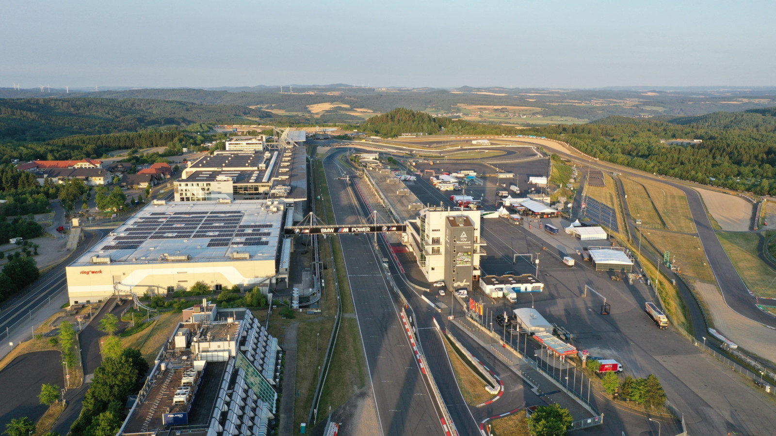 Der Nürburgring bietet den idealen Rahmen für das nächste Branchenevent von ELN. 